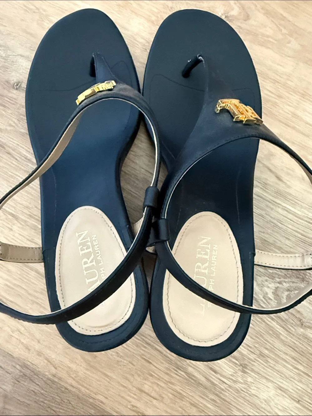 Ralph Lauren Black Wedge Thong Sandals with Gold RL Emblem - Picture 4 of 6